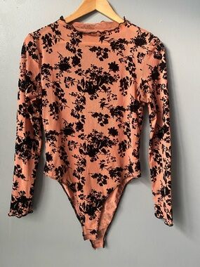 Long Sleeve Floral Bodysuit in Dusty Rose and Black